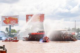 Công an TP Cần Thơ thực tập phương án chữa cháy, cứu nạn, cứu hộ trên sông Cần Thơ