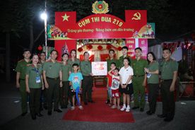 Sôi nổi Hội trại “Trăng yêu thương - Nâng bước em đến trường”