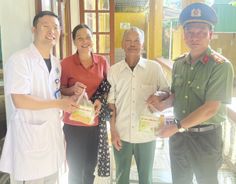 Ấm áp tình quân dân qua chương trình khám bệnh, cấp phát thuốc miễn phí tại xã Đông Tiền Hải, tỉnh Hưng Yên