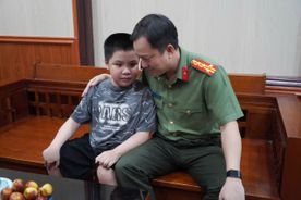 Ấm áp nghĩa tình Trung thu với con cán bộ, chiến sĩ có hoàn cảnh đặc biệt