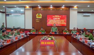 Công an Khánh Hòa phát động cao điểm thi đua “300 ngày đêm” chào mừng kỷ niệm 65 năm Ngày truyền thống lực lượng Cảnh sát nhân dân Việt Nam 