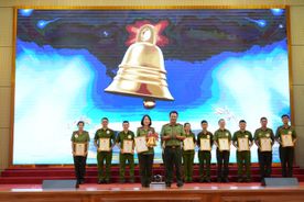 “Rung chuông vàng” – sân chơi nâng cao kiến thức, bản lĩnh người chiến sĩ