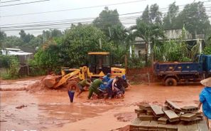 Điểm tựa vững chắc giữa tâm lũ
