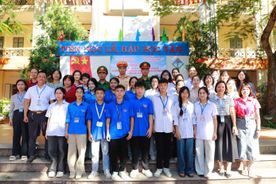 Hà Nội: Công an cấp xã gắn triển khai mô hình “Trường học văn minh – Cộng đồng gắn kết” với phổ biến pháp luật, bảo đảm an toàn giao thông học đường
