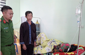 Công an xã Tà Tổng, tỉnh Lai Châu kịp thời hỗ trợ người dân cấp cứu