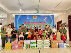 Phụ nữ, đoàn viên Phòng Hậu cần, Công an tỉnh Hưng Yên lan tỏa tinh thần nhân ái qua hoạt động thiện nguyện