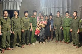 Công an xã Mường Hung, tỉnh Sơn La huy động lực lượng phối hợp tìm kiếm cháu bé 03 tuổi mất tích