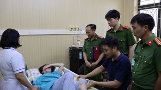 Phú Thọ: Cán bộ Trại tạm giam số 3 kịp thời đưa nạn nhân tai nạn giao thông đi cấp cứu