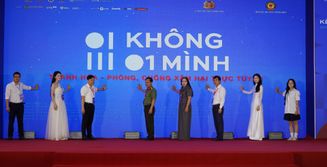 Đồng hành cùng thế hệ trẻ trên không gian mạng: Công an tỉnh Thanh Hóa triển khai mô hình điểm chiến dịch “Không một mình”