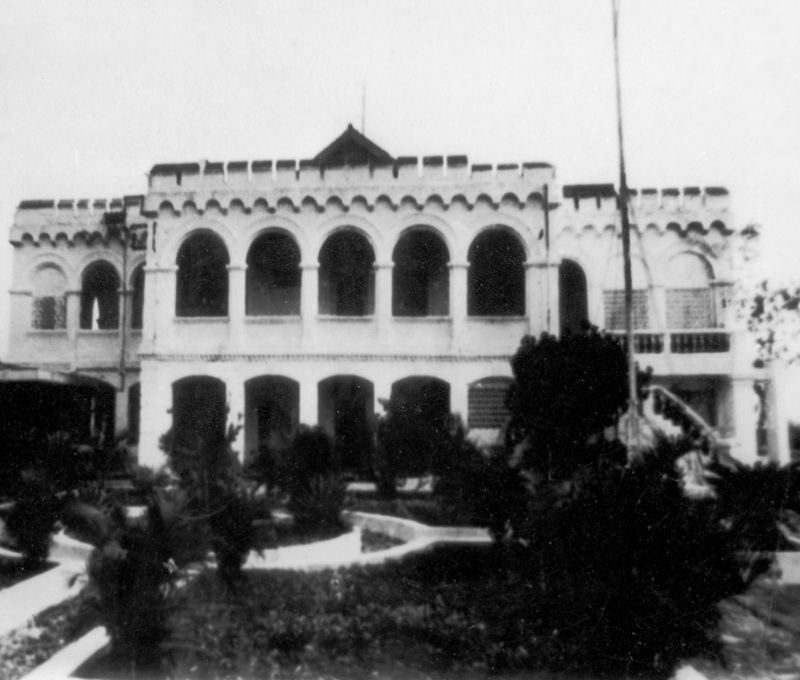 Centered image