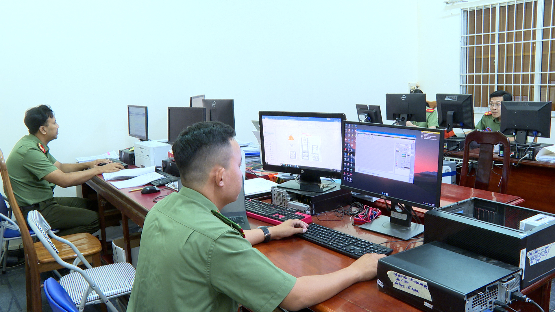 ỨNG DỤNG CNTT.jpg