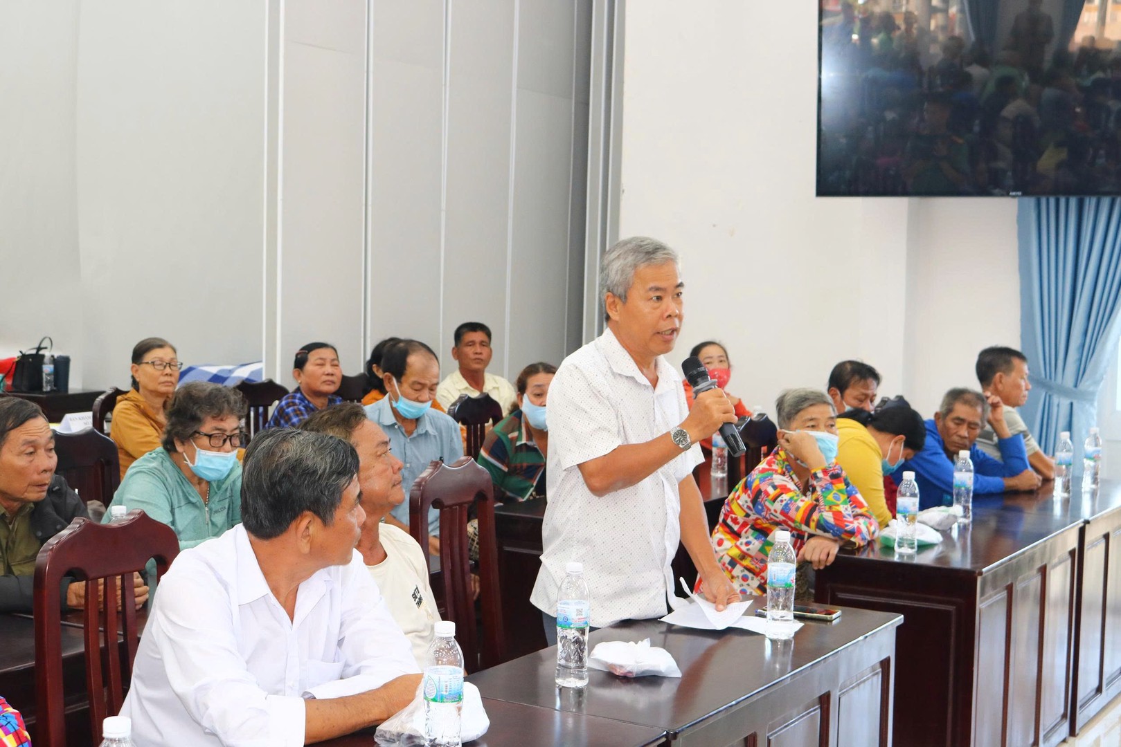 Người dân có ý kiến đóng góp tại Diễn đàn. Ảnh Phước Thanh.jpg