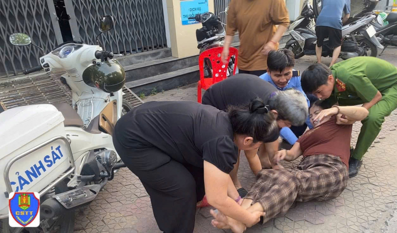 Ảnh 1 - 2 Cán bộ CAP Tân Hưng...jpg