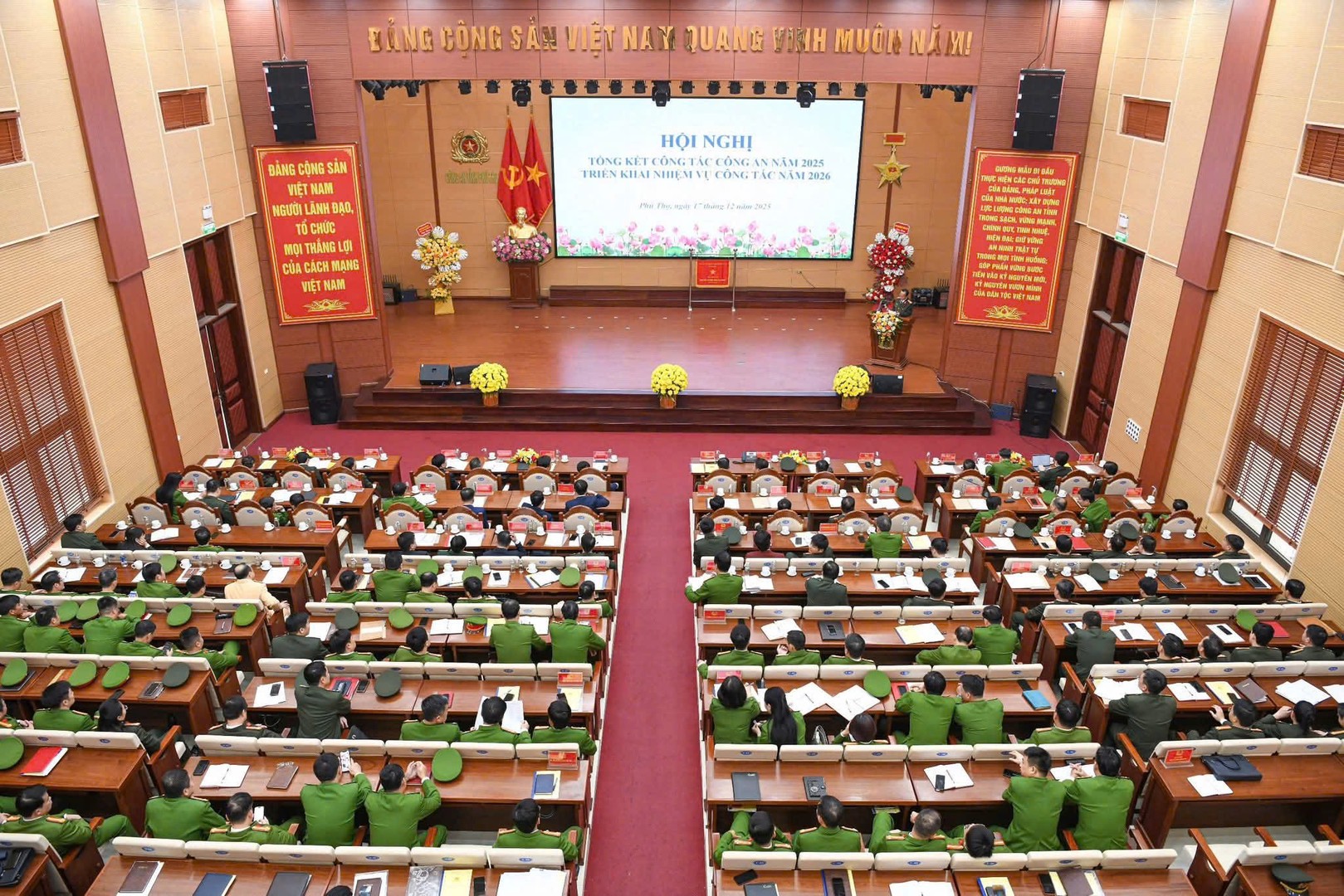 Toàn cảnh hội nghị.jpg