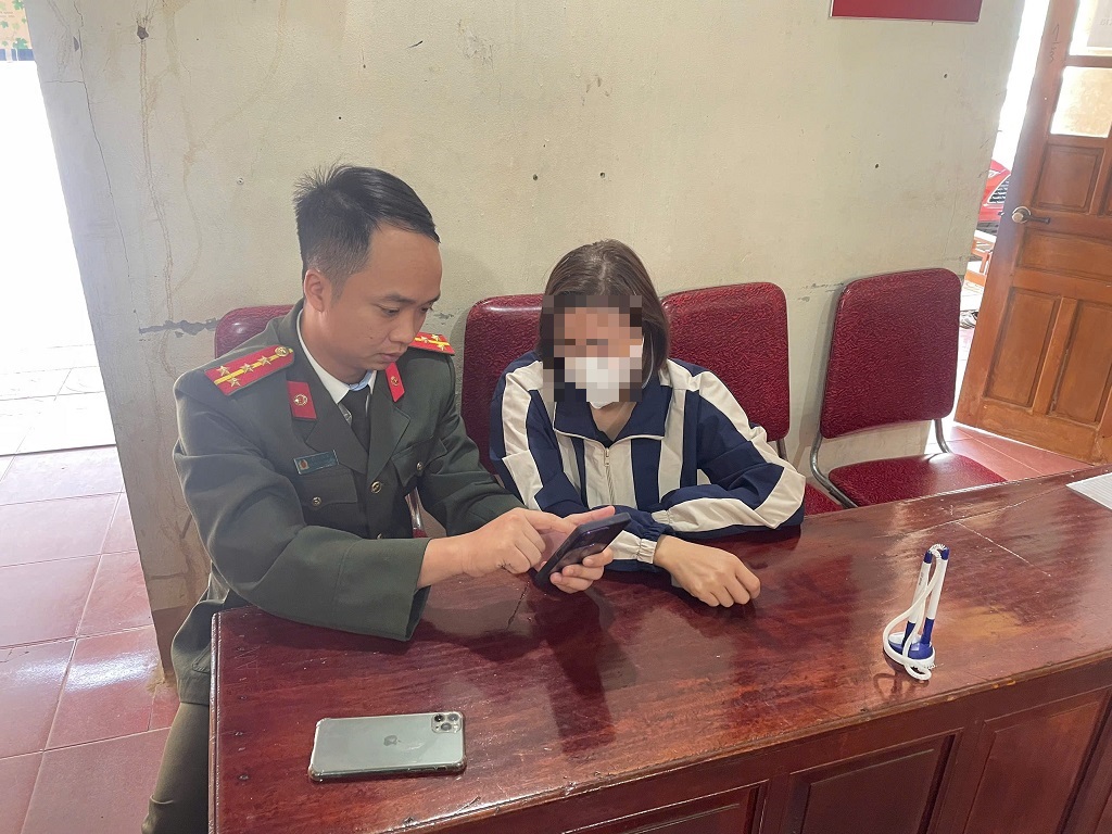 gen-h-Kim Bang ngan chan lua dao.jpg