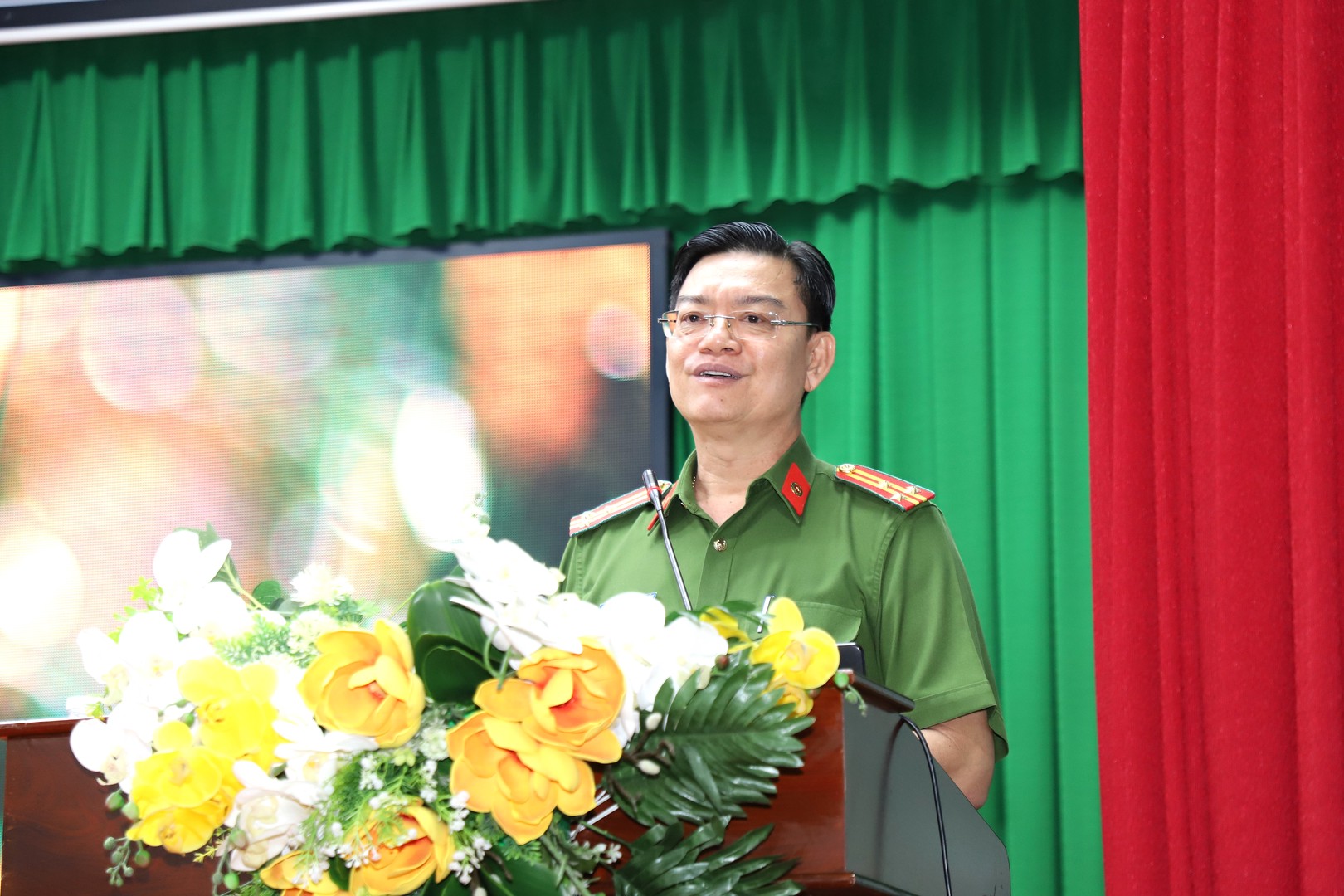 Lanh dao PC06 phat bieu.JPG