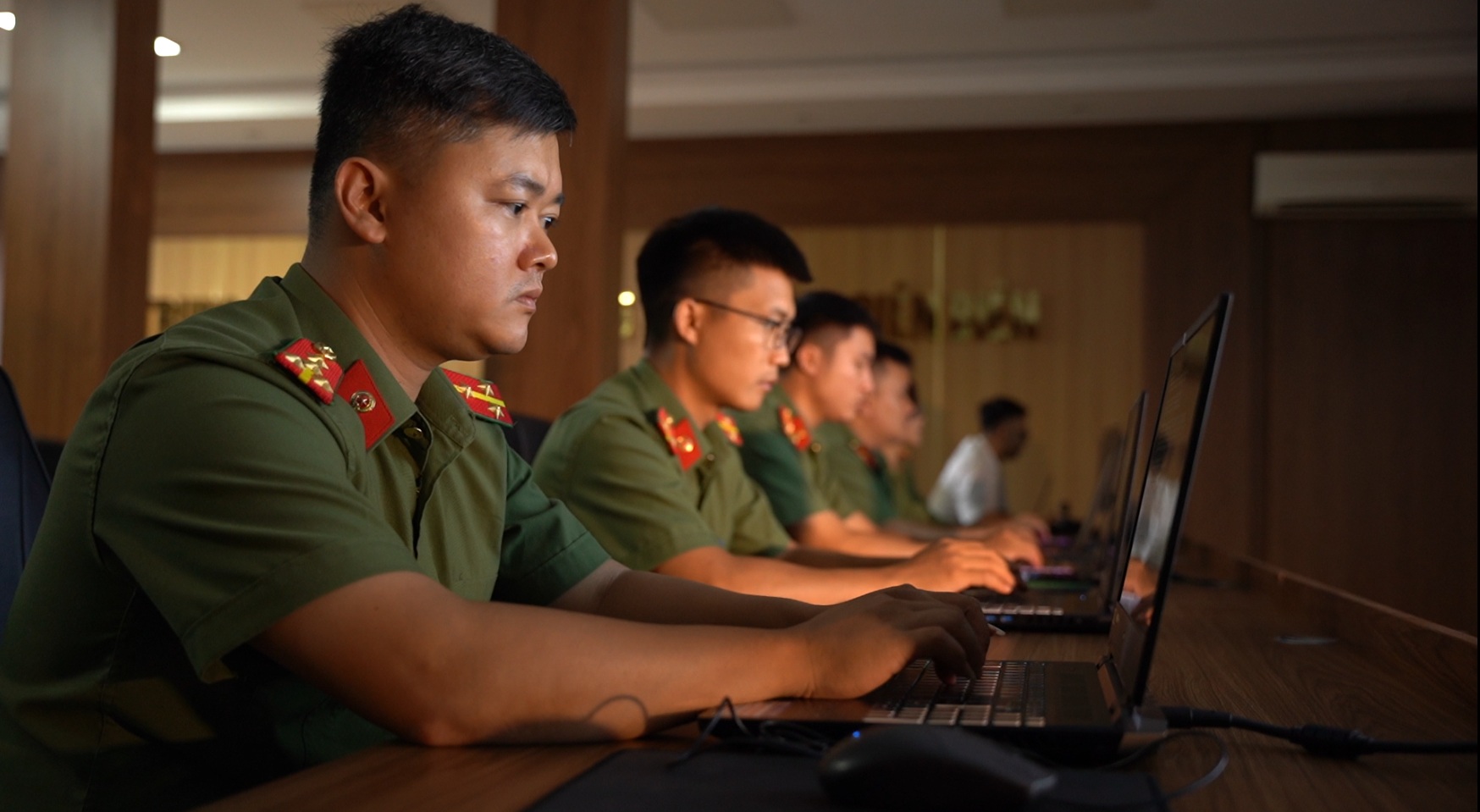 Bài 1_Đấu tranh phản bác trên không gian mạng_Thu Trang.jpg