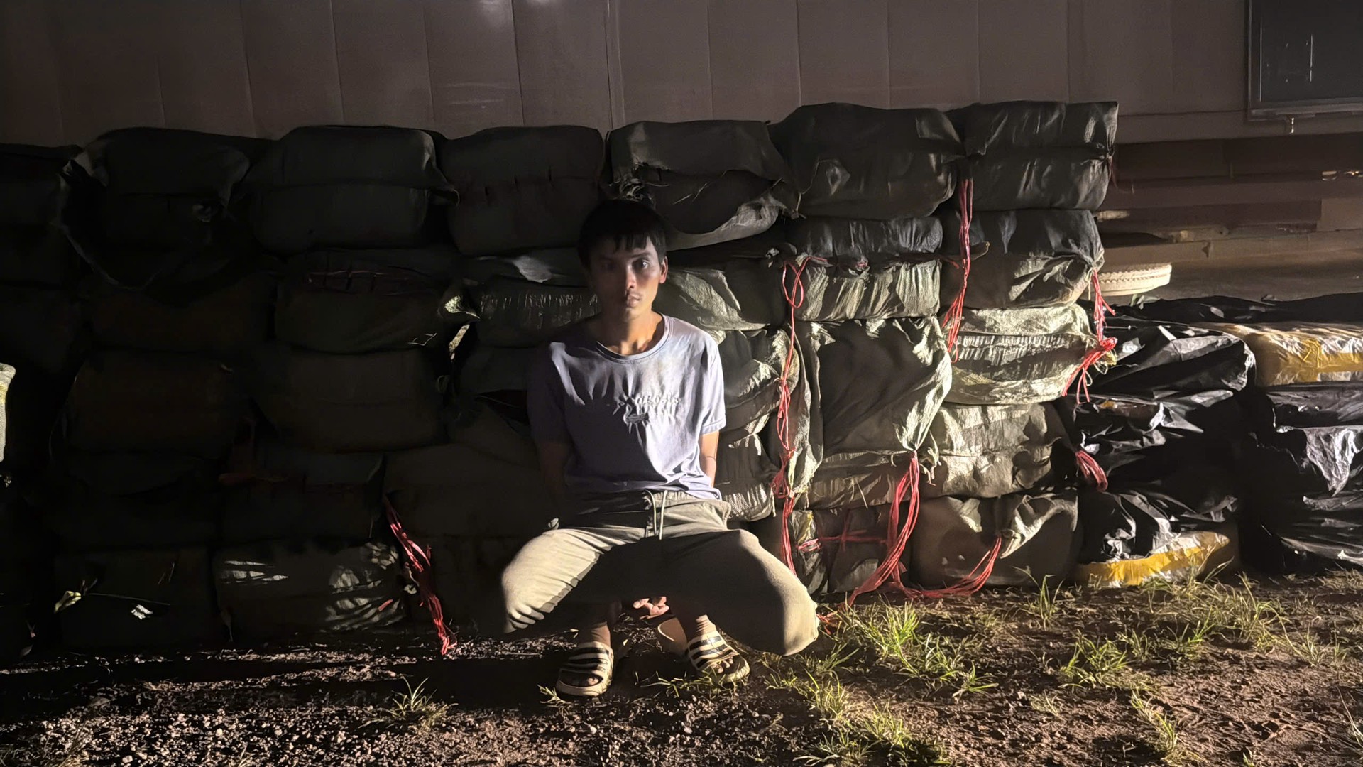 Bài 1_ Đối tượng người là cùng tang vật 02 tấn ma dược_Thu Trang.jpg