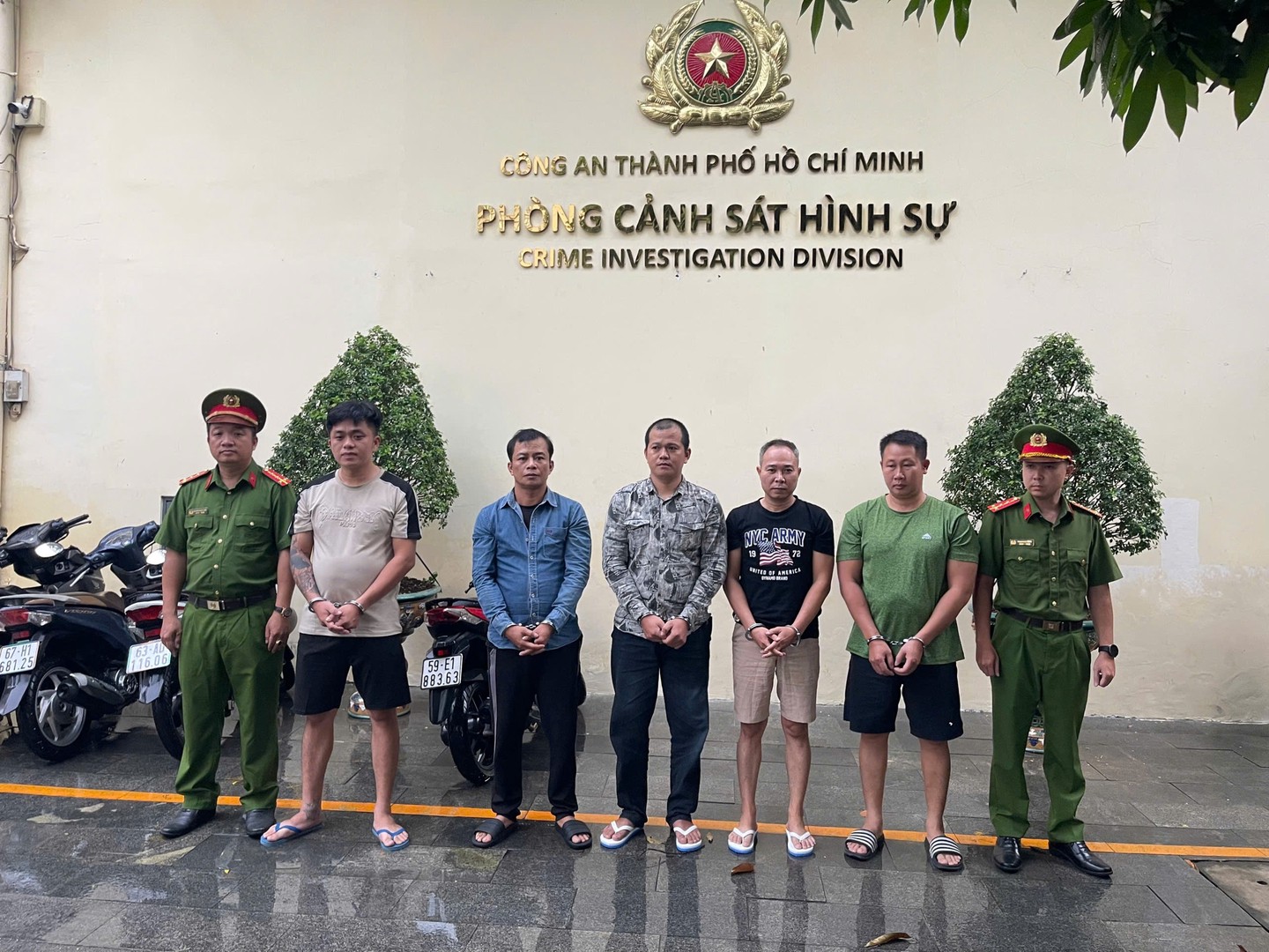 Nhóm đối tượng tại cơ quan Công an.jpg