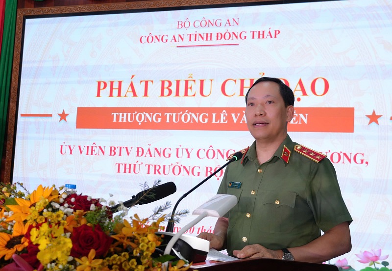 Thượng tướng Lê Văn Tuyến, Ủy viên Ban Thường vụ Đảng ủy Công an Trung ương, Thứ trưởng Bộ Công an phát biểu chỉ đạo tại Hội nghị. Ảnh Trọng Tín.jpg