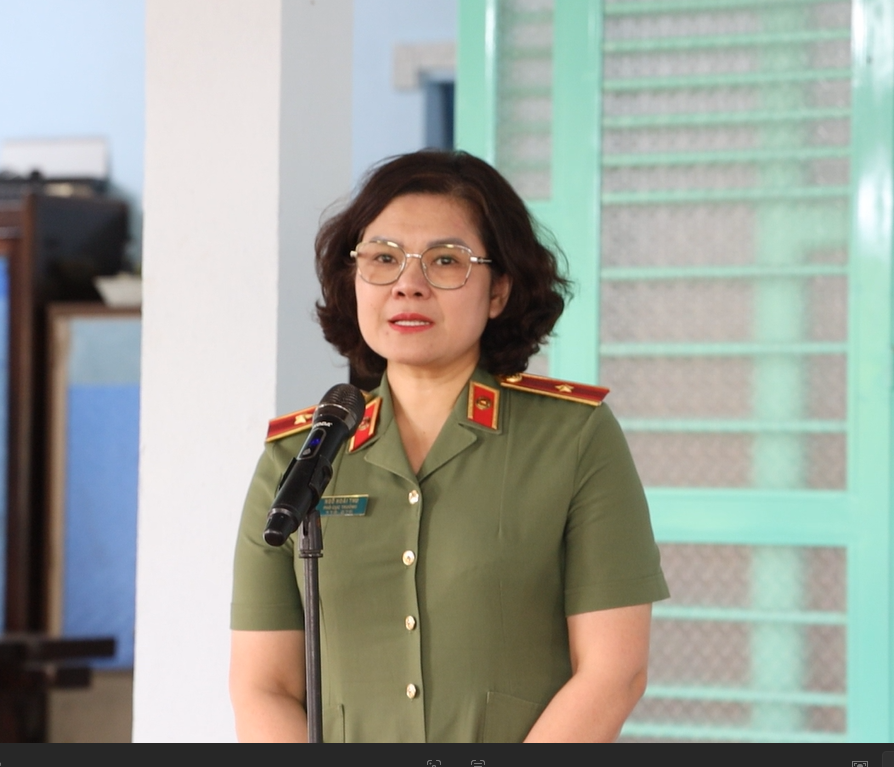 1. Thiếu tướng Ngô Hoài Thu phát biểu tại Lễ Khánh thành mái ấm tình thương trao tặng nhà cho anh Thạo.png