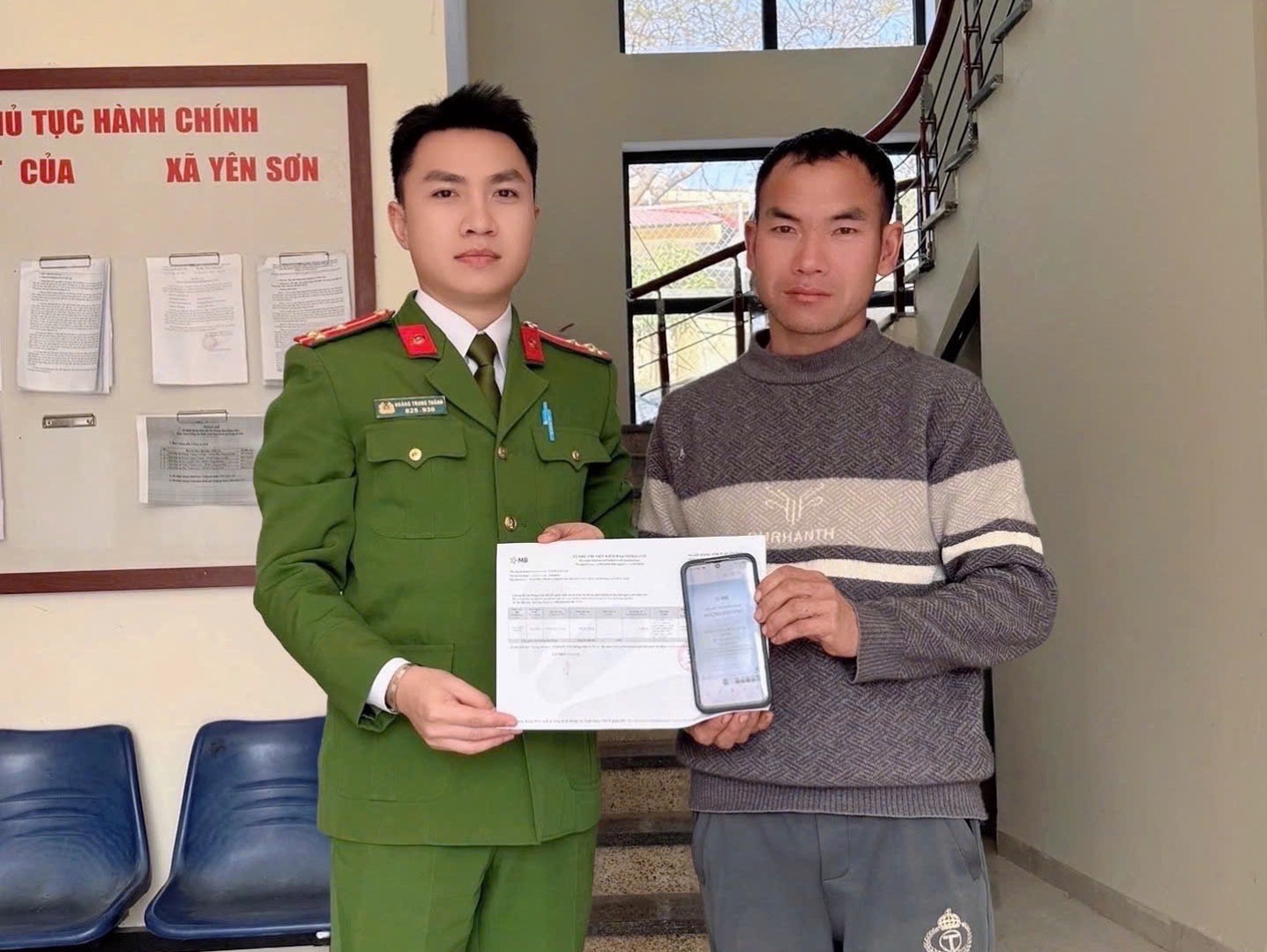 CHUYEN NHAM TIEN.jpg