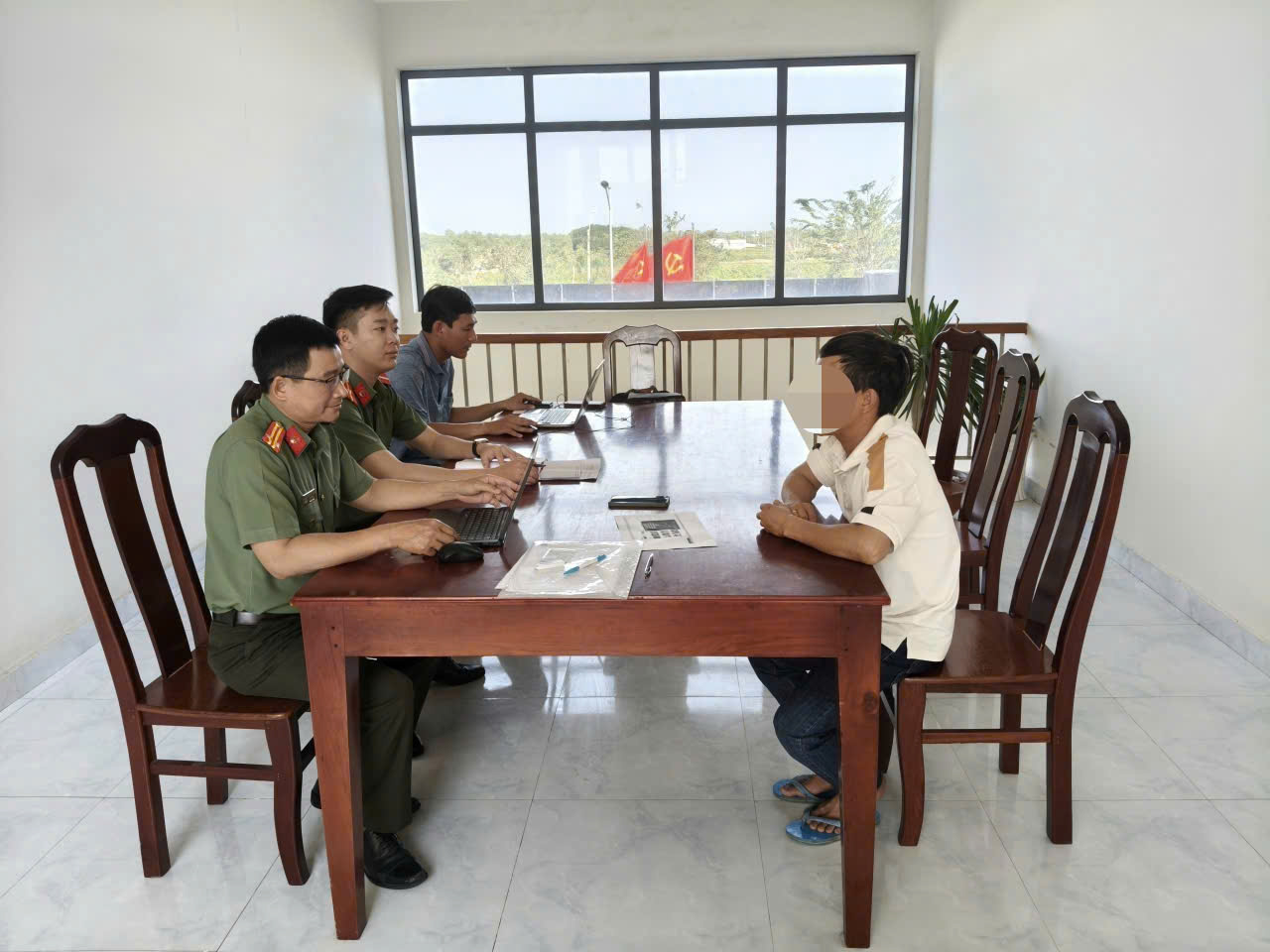 ảnh làm việc.jpg