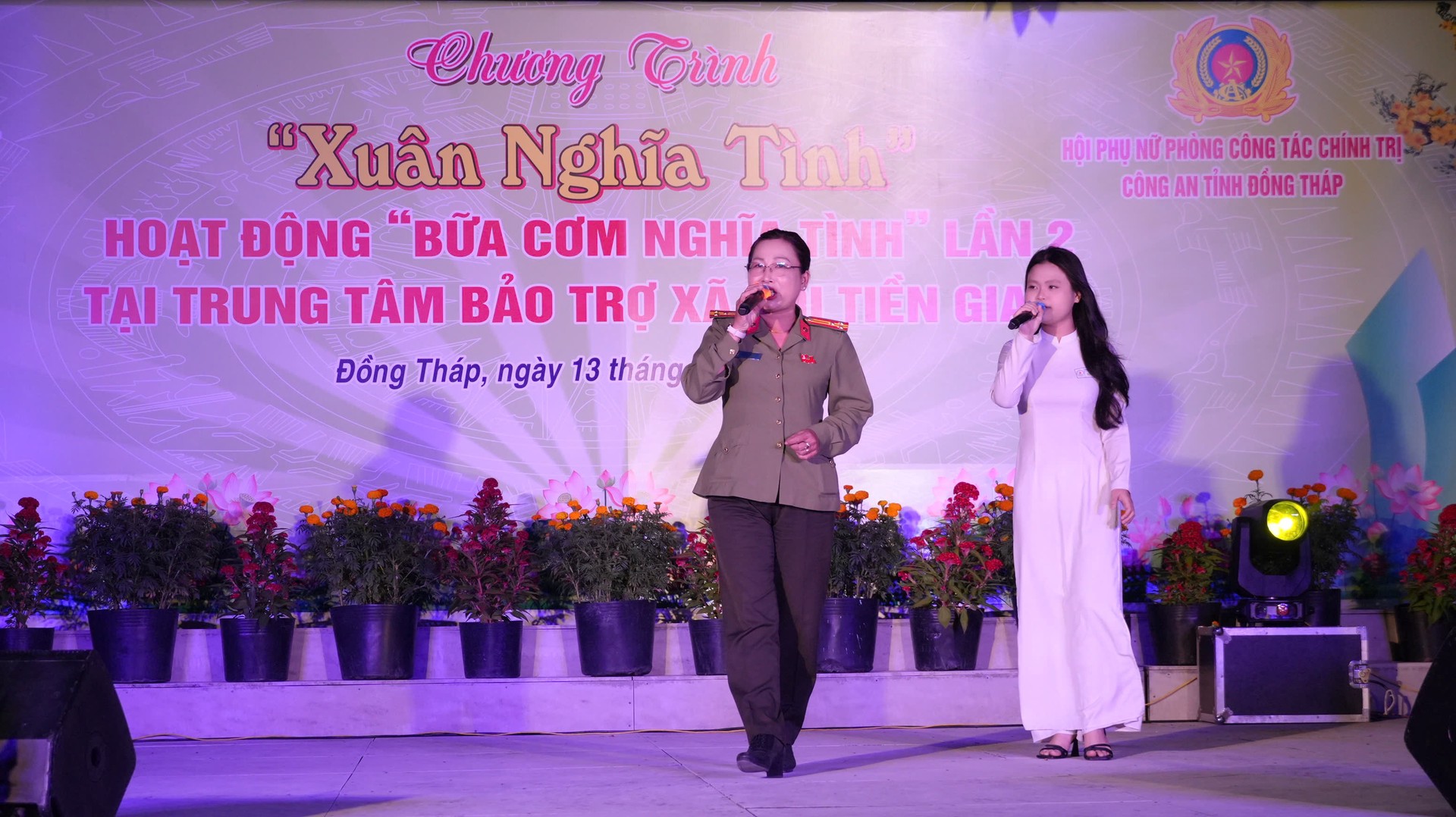 Chương trình Xuân nghĩa tình lần thứ 2 tại Trung tâm Bảo trợ xã hội tỉnh. Ảnh Trọng Tín (3).jpg