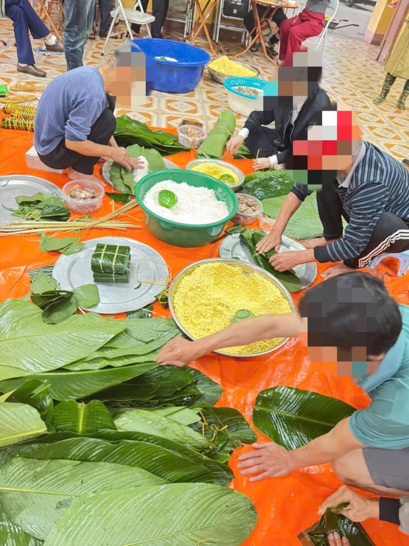 ảnh gói bánh.jpg