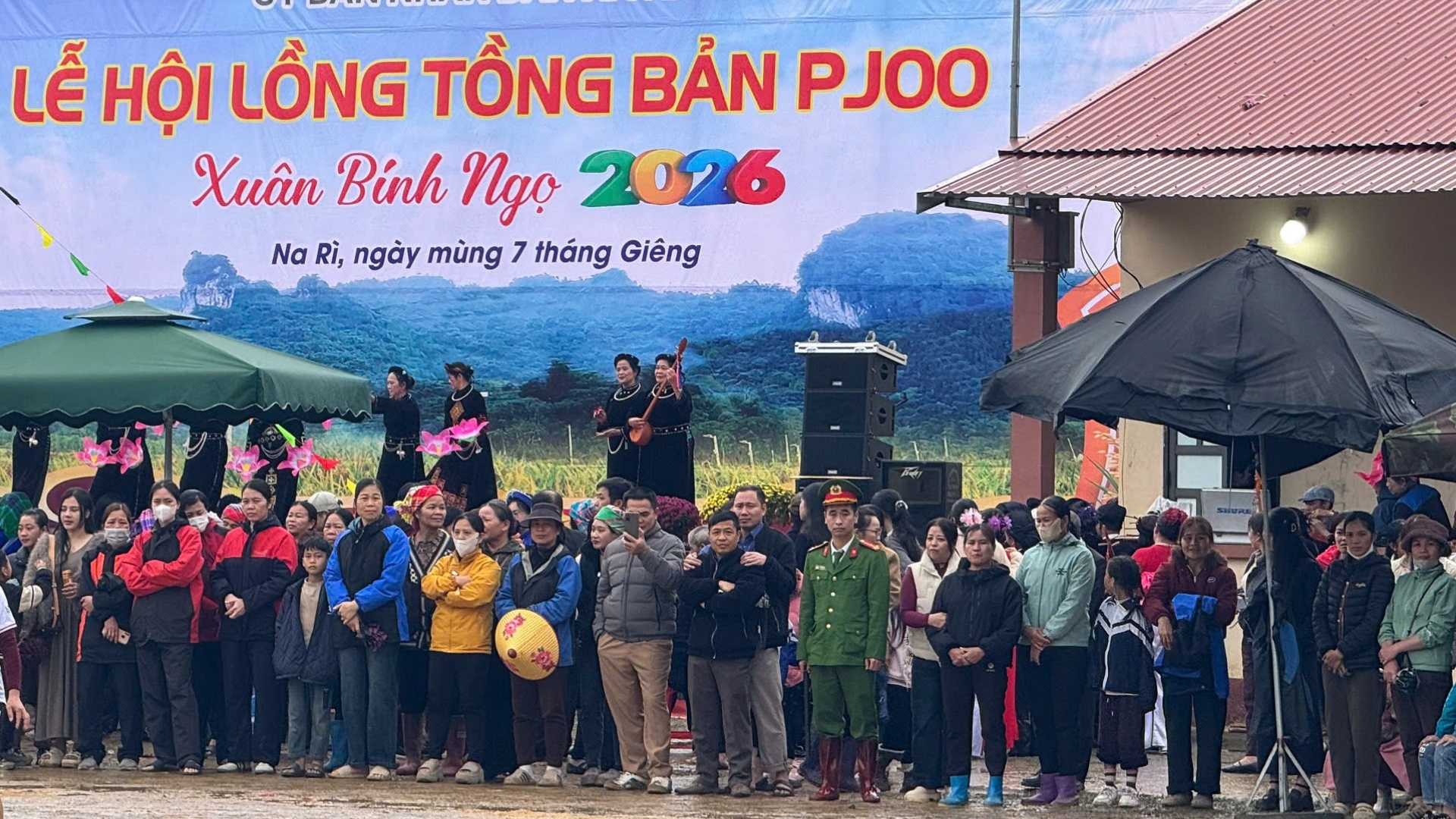 Lực lượng Công an xã Na Rì giữ vững ANTT trong dịp Hội Xuân.jpg