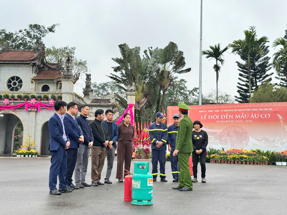 Lực lượng Cảnh sát PCCC hướng dẫn công tác phòng cháy, xử lý sự cố trong lễ hội.png