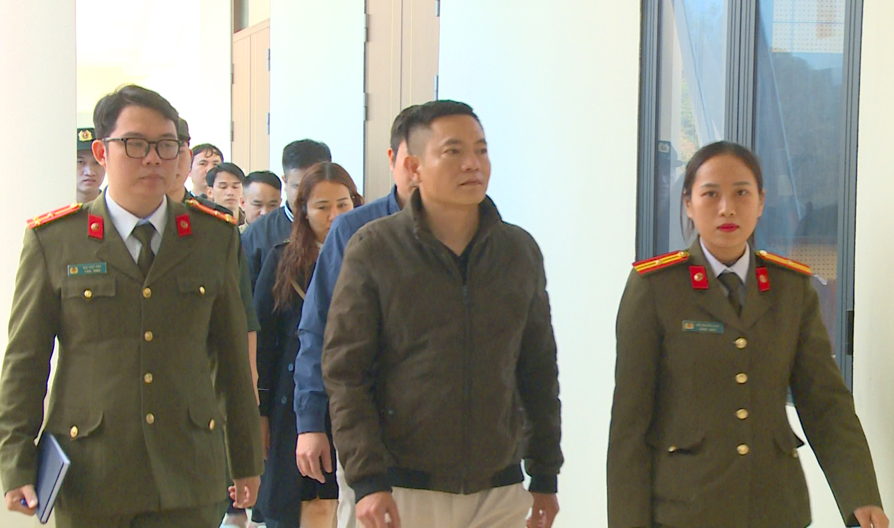 2. Bat cac doi tuong.jpg