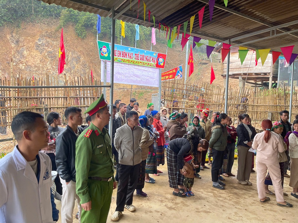 gen-h-bao dam ANTT Cha Nga.jpg