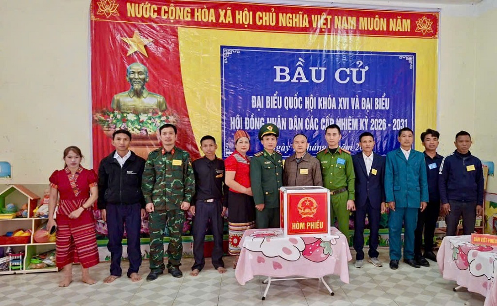 Xam Thang Bac Ly.jpg