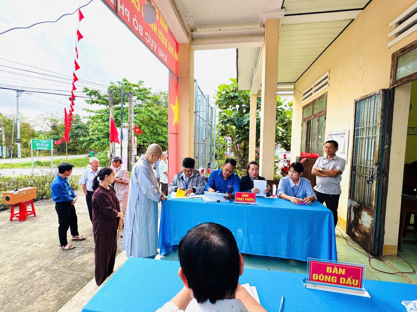 xa cam hiep- chuc sac ton giao.jpg