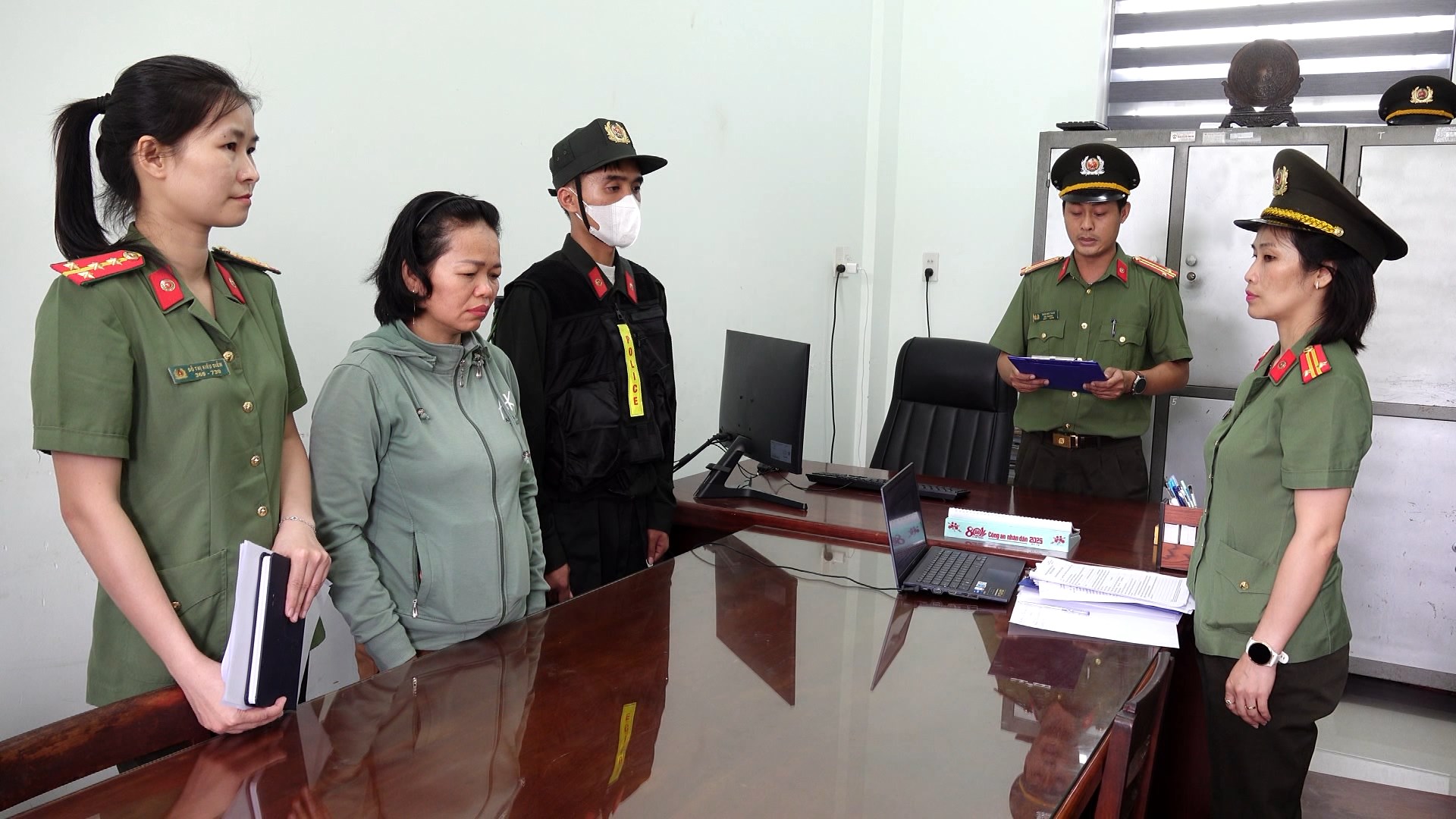 ĐẢM BẢO TÍNH NGHIÊM MINH CỦA PHÁP LUẬT.mpg_snapshot_01.31.337.jpg