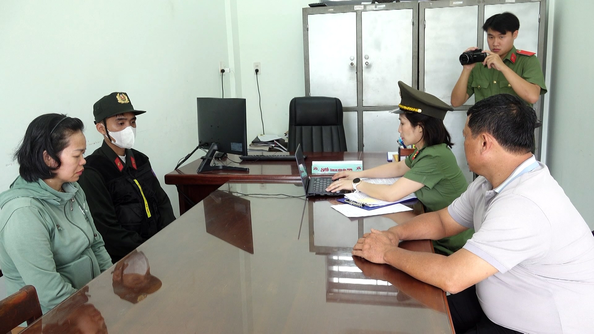 ĐẢM BẢO TÍNH NGHIÊM MINH CỦA PHÁP LUẬT.mpg_snapshot_04.19.401.jpg