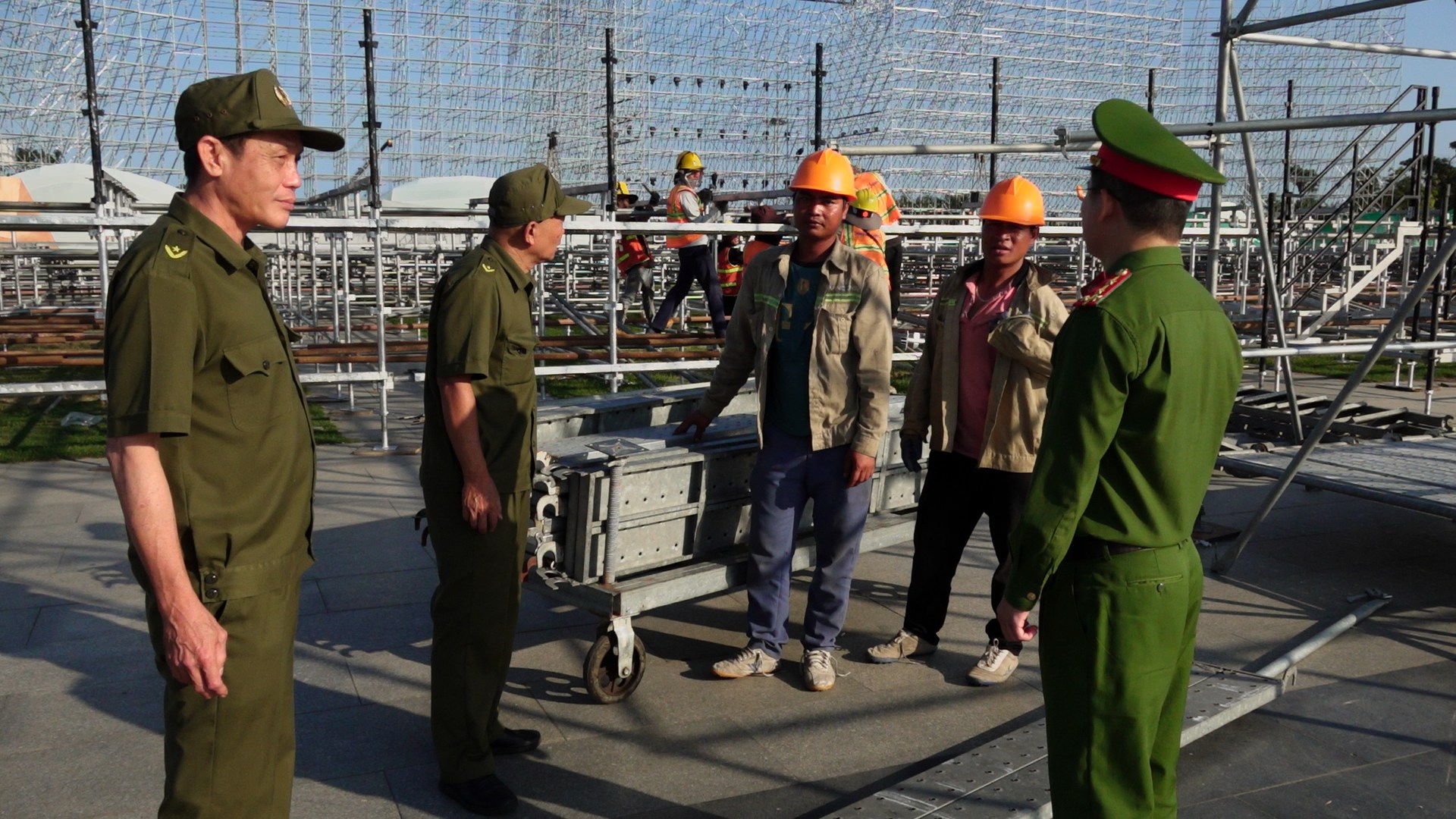 Công an phường Quy Nhơn tăng cường kiểm tra, nắm tình hình ANTT tại các công trình chuẩn bị cho lễ khai mạc năm du lịch quốc gia 2026 diễn ra trên địa bàn.jpg