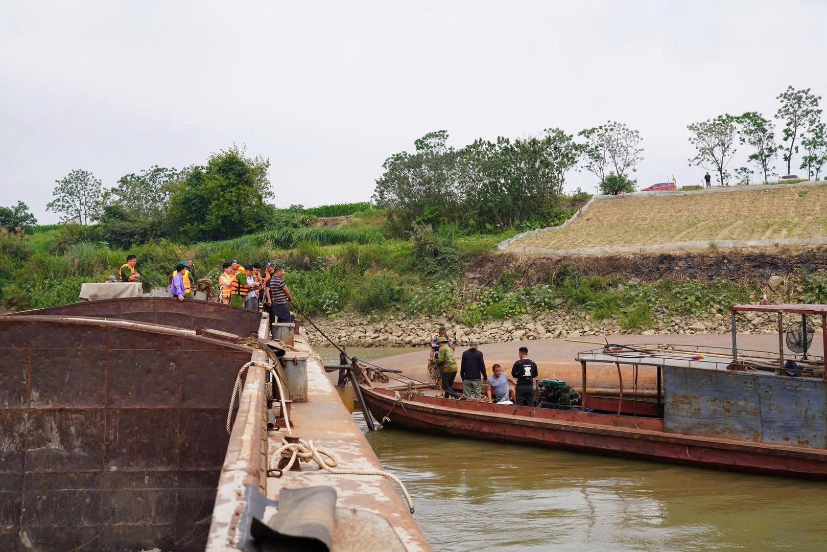 Hiện trường vụ tàu chìm.jpg