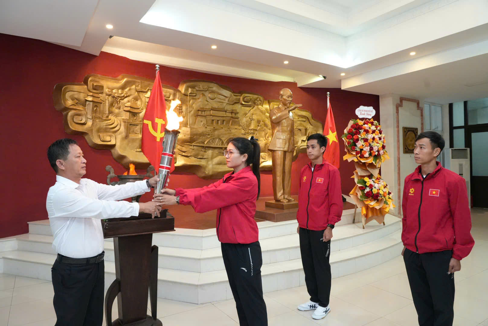 ảnh 1 đại hội.jpg