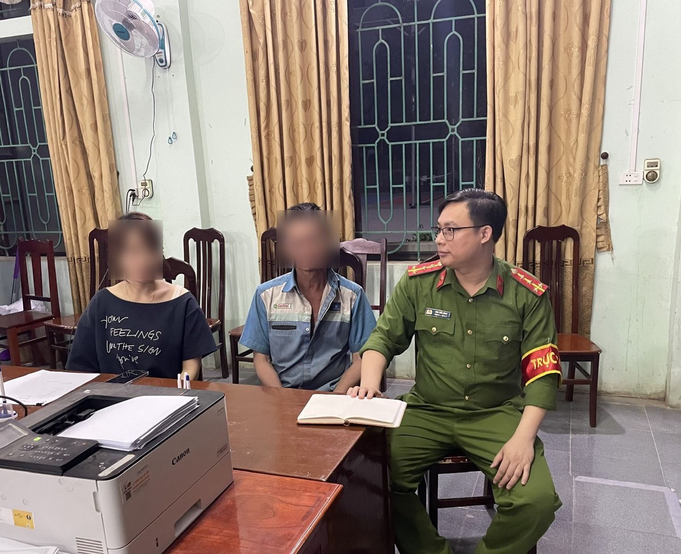 ông Trịnh Quốc Toản và con gái - Chí Đám (1).jpg