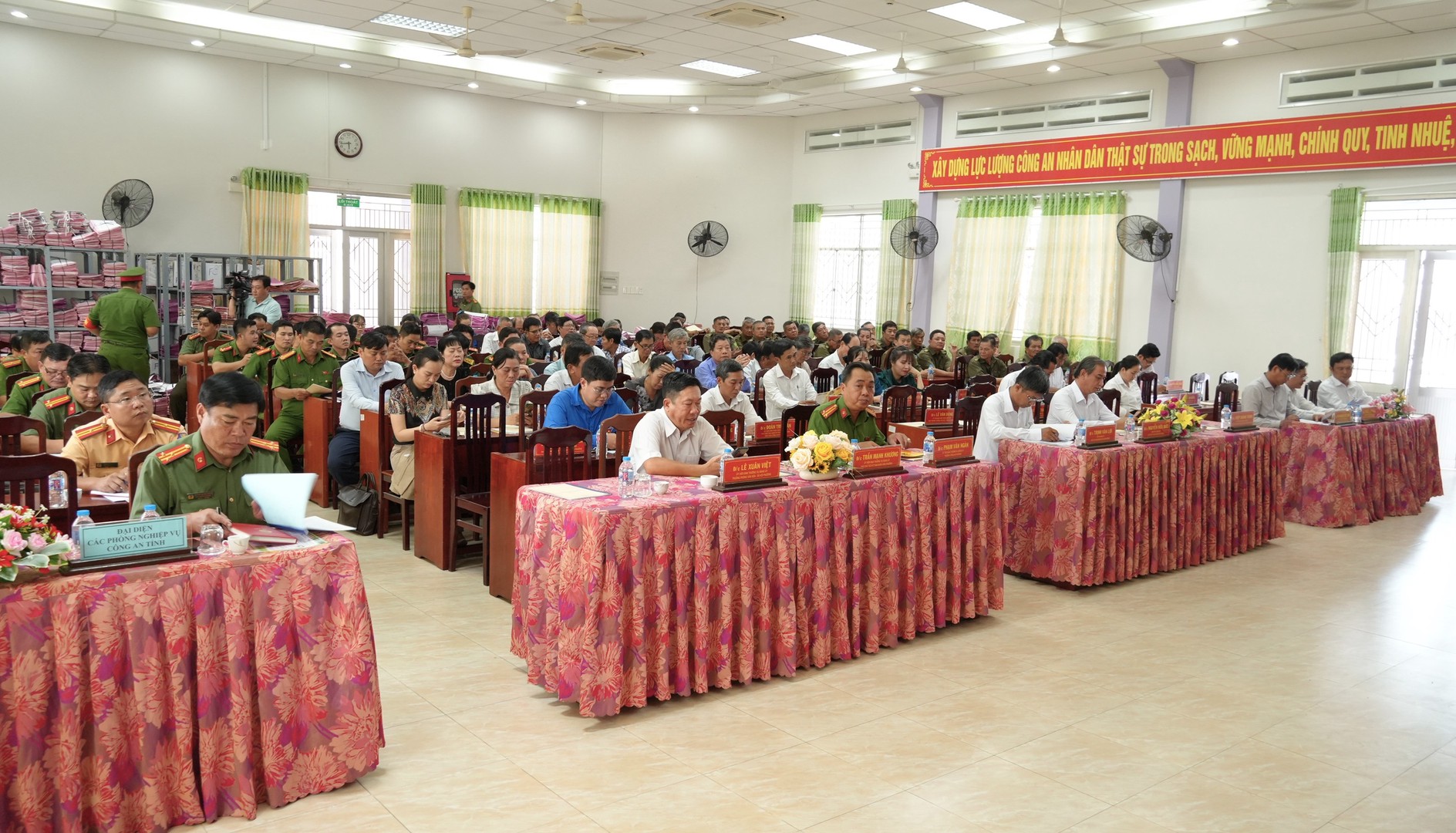 Đại biểu dự Hội nghị. Ảnh Trọng Tín.JPG