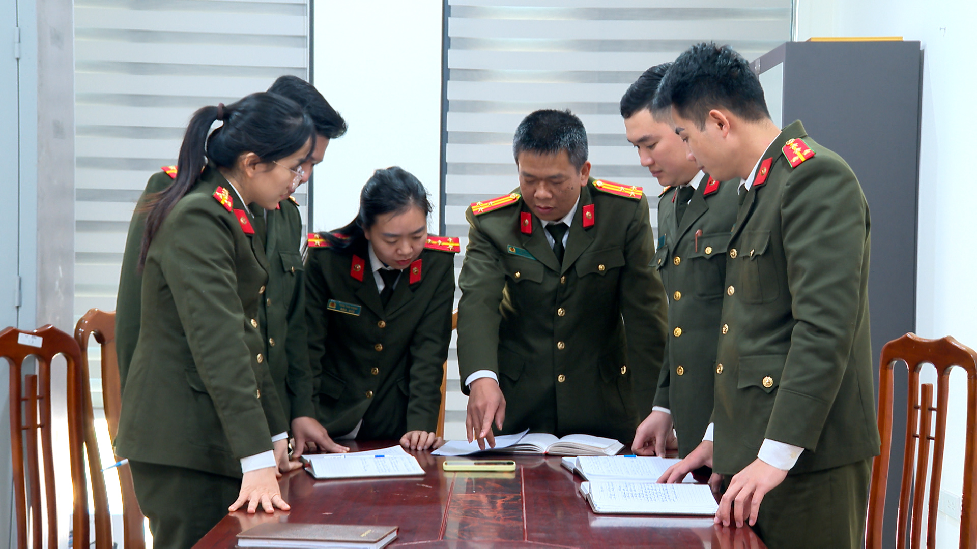 Sequence 01.00_05_35_22.Still010.jpg