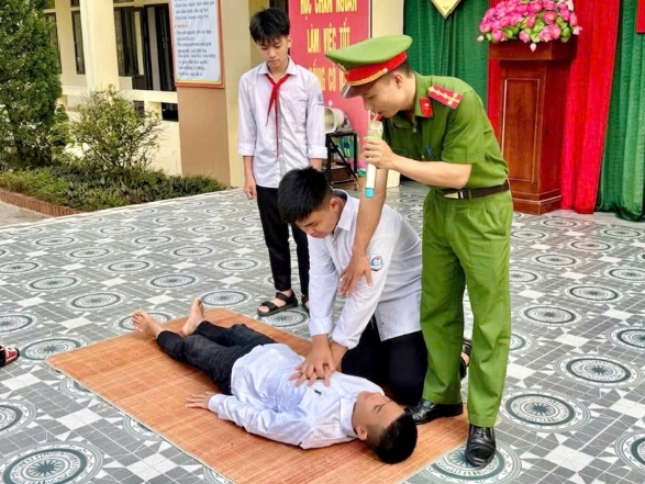 kỹ năng cap cuu vu quang.jpg