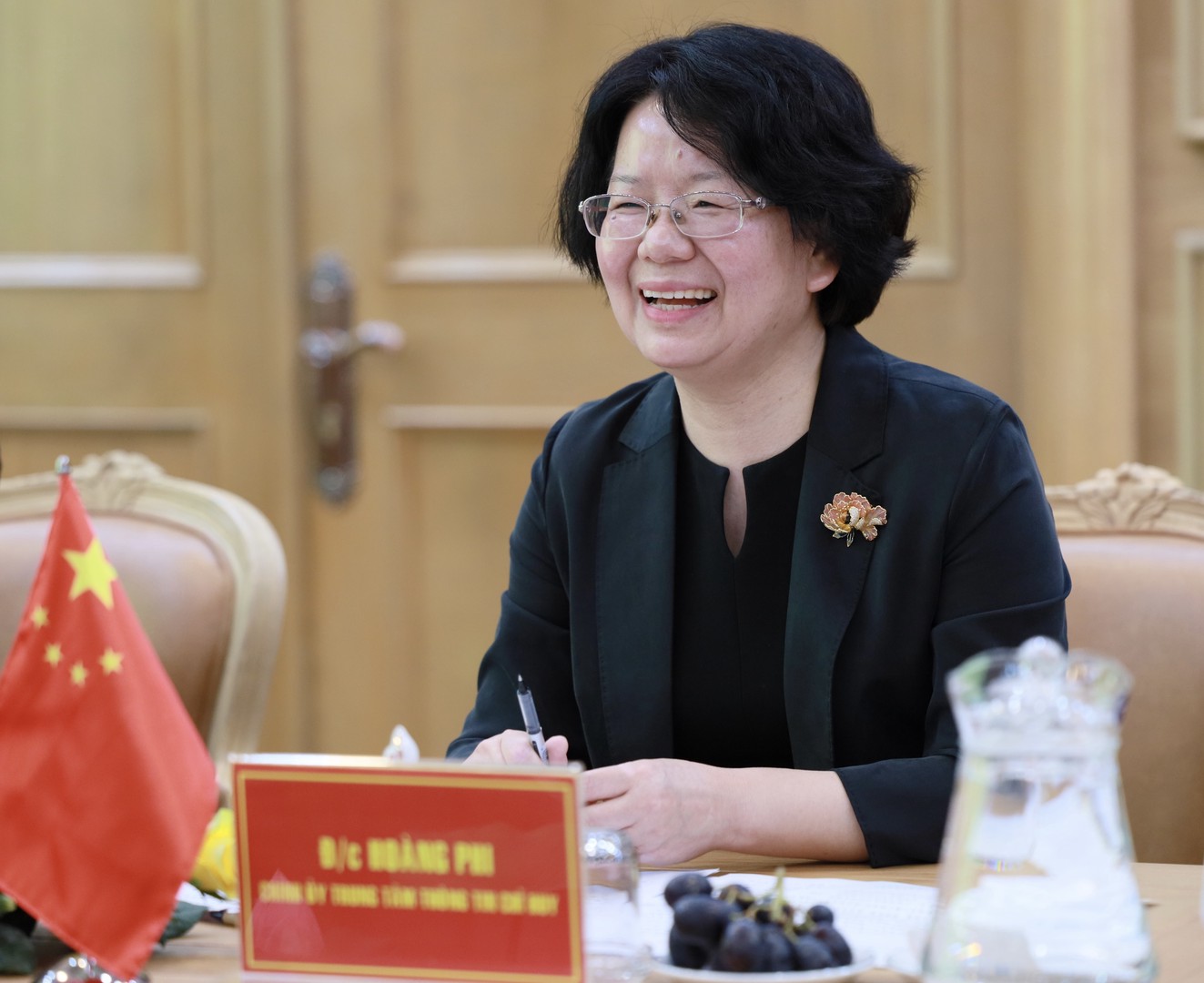 Bà Hoàng Phi (Huang Fei), Chính ủy Trung tâm Thông tin Chỉ huy Công an thành phố Thượng Hải.jpeg