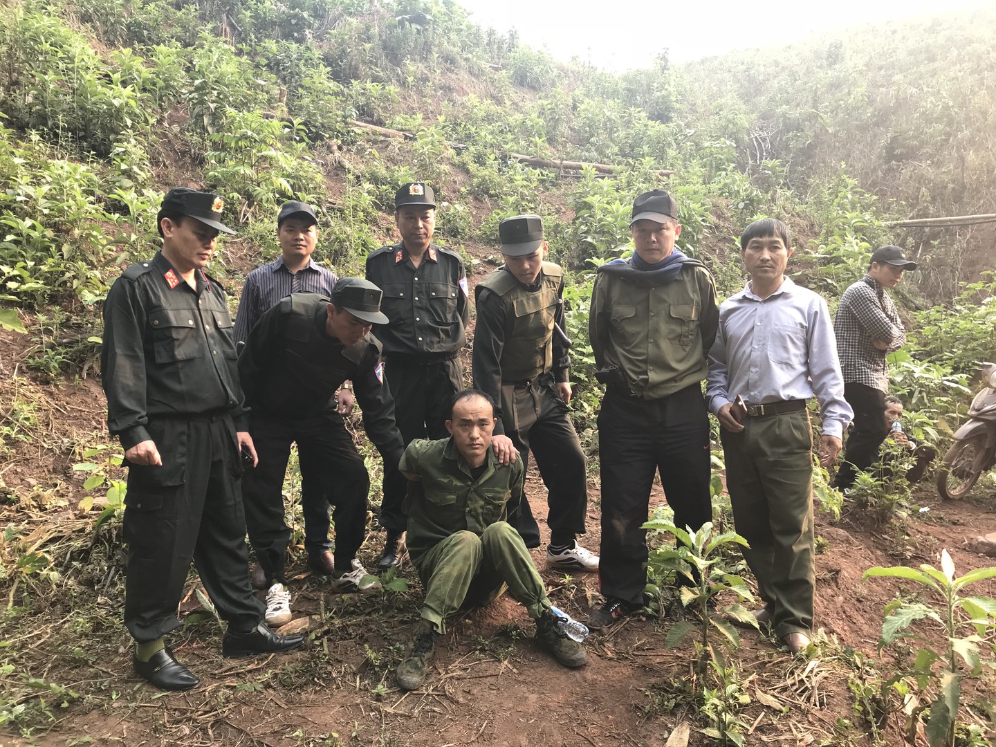 Công an tỉnh Điện Biên bắt đối tượng Vàng A Thinh tượng chủ mưu trong hoạt động thành lập nhà nước mông tại huyện Mường Nhé.jpg