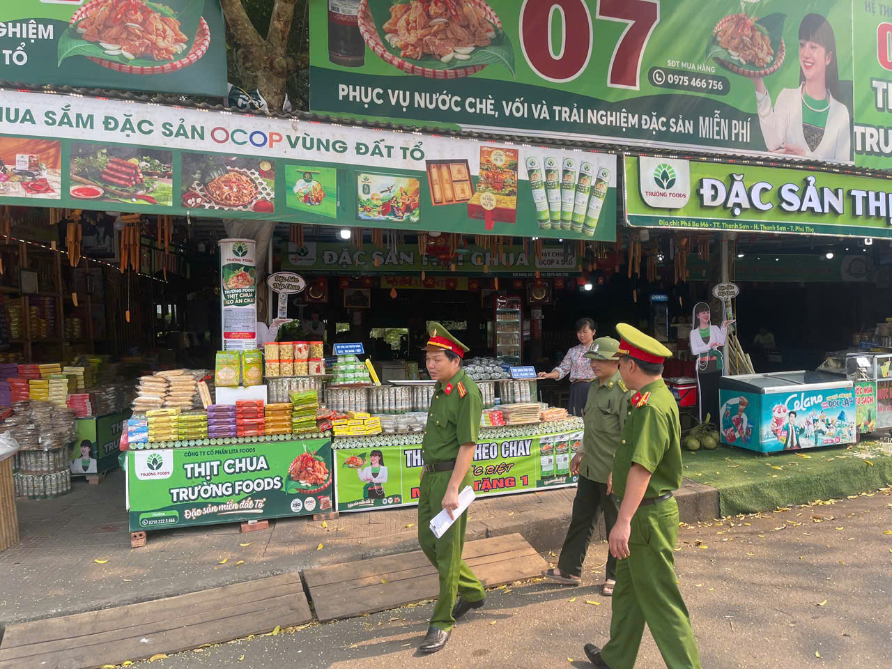 hộ kinh doanh dịch vụ trên địa bàn ký cam kết chấp hành nghiêm các quy định của pháp luật.jpg