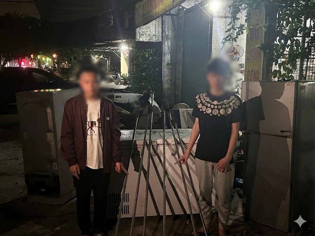 Đối tượng V.G.B và L. D. H. cùng hung khí.jpg