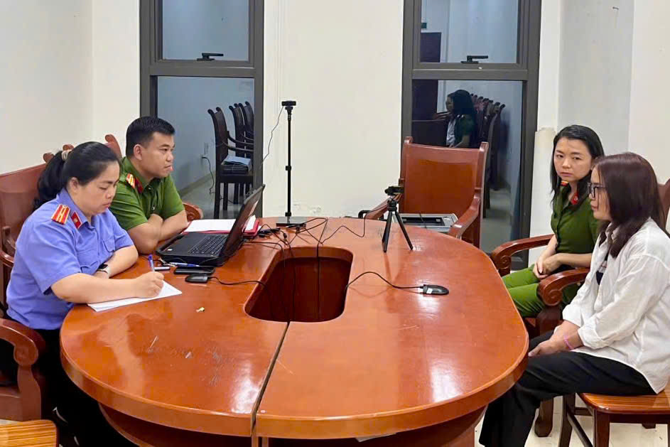 Đối tượng Hà Thị Ban tại cơ quan Công an.jpg