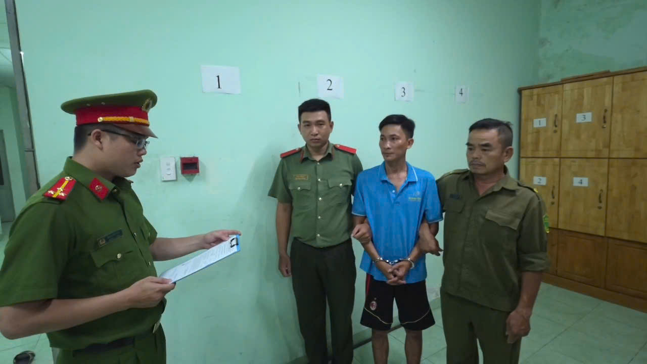 Thi hành lênh.jpg